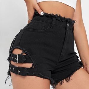 SHEIN Raw Hem Strap Detail Denim Shorts